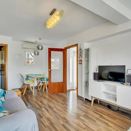 Casa Primera By Aldertons Holiday home *